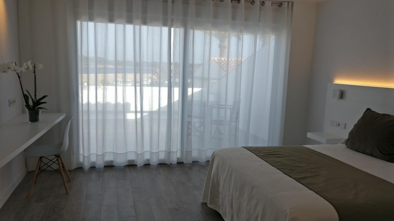 Hostal La Palma フォルネイス エクステリア 写真
