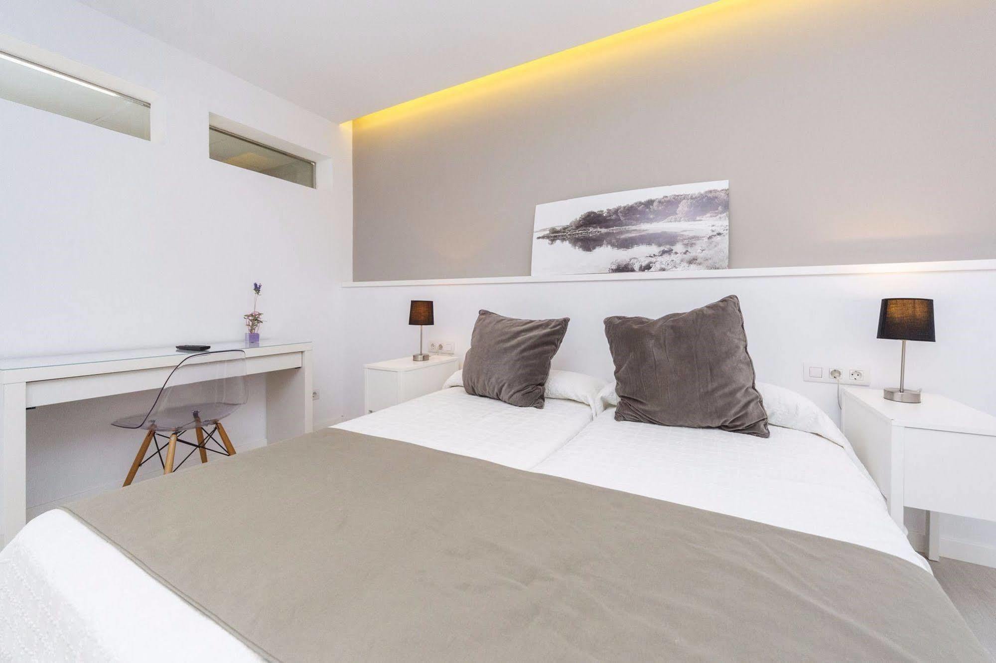 Hostal La Palma フォルネイス エクステリア 写真