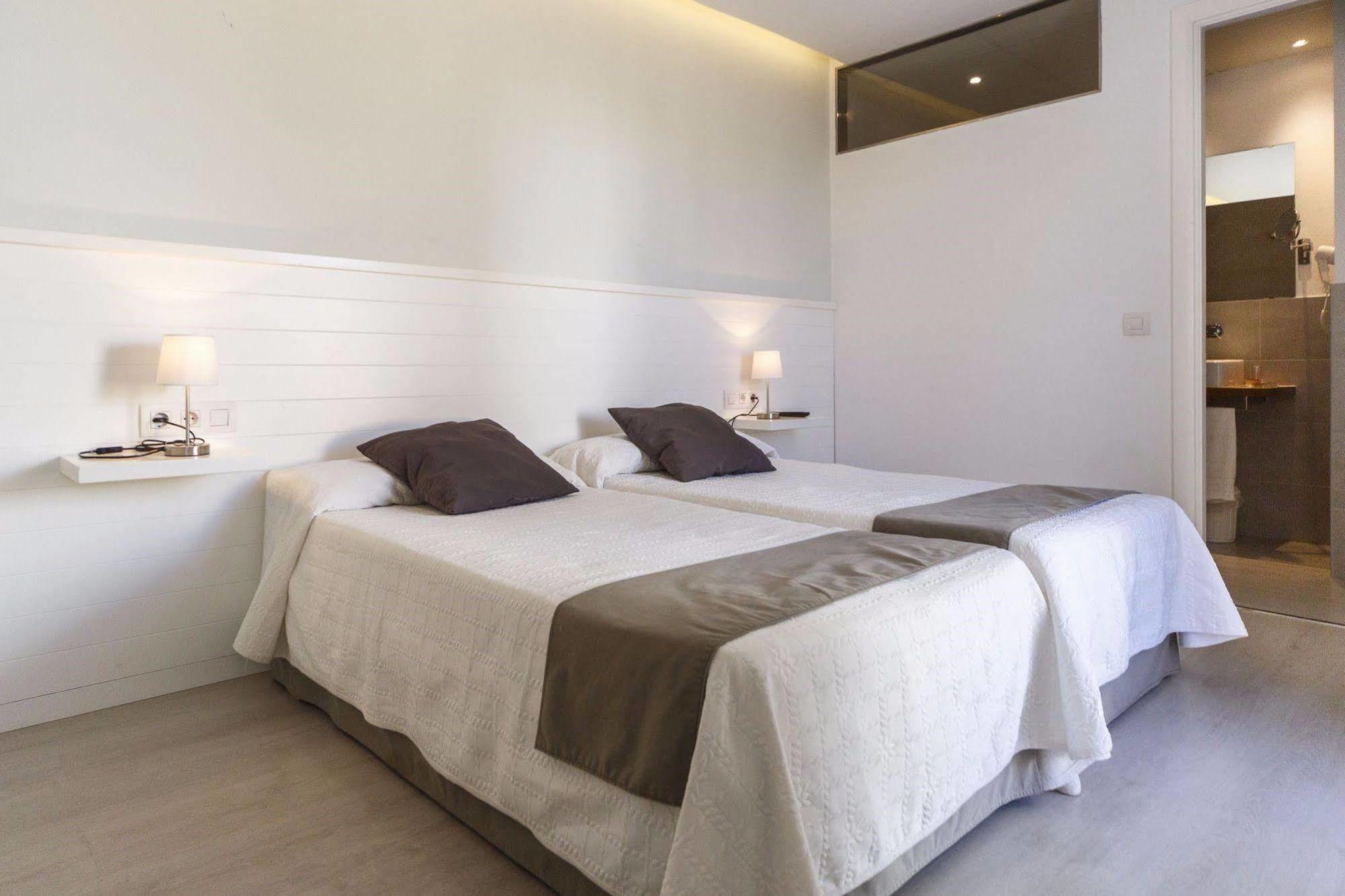 Hostal La Palma フォルネイス エクステリア 写真